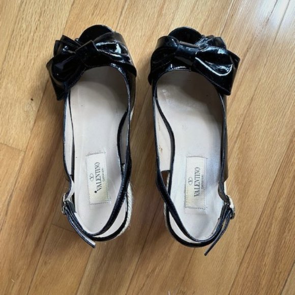 Valentino Garavani Shoes - Valentino Garavani Black Patent Leather Mena Bow Slingback Espadrilles